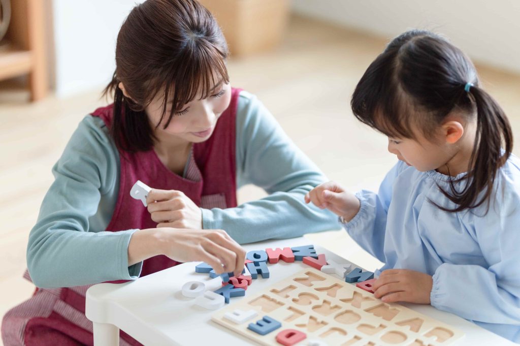 保育士の英語必須の仕事の給料や年収は？【保育士人材バンク】