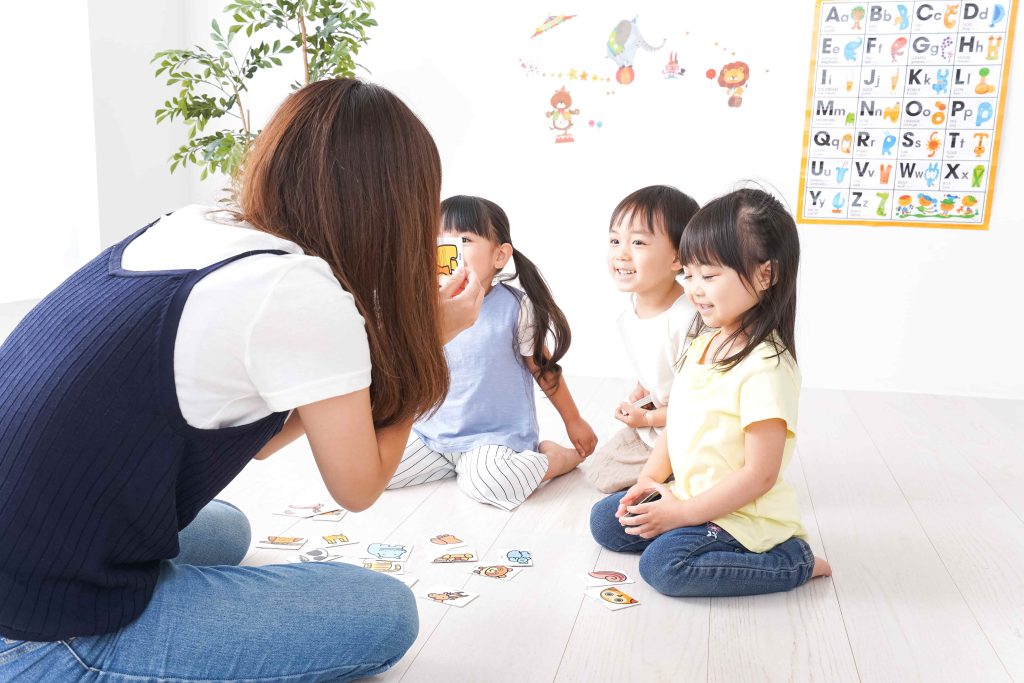 幼稚園の仕事に英語は必要？【保育士人材バンク】