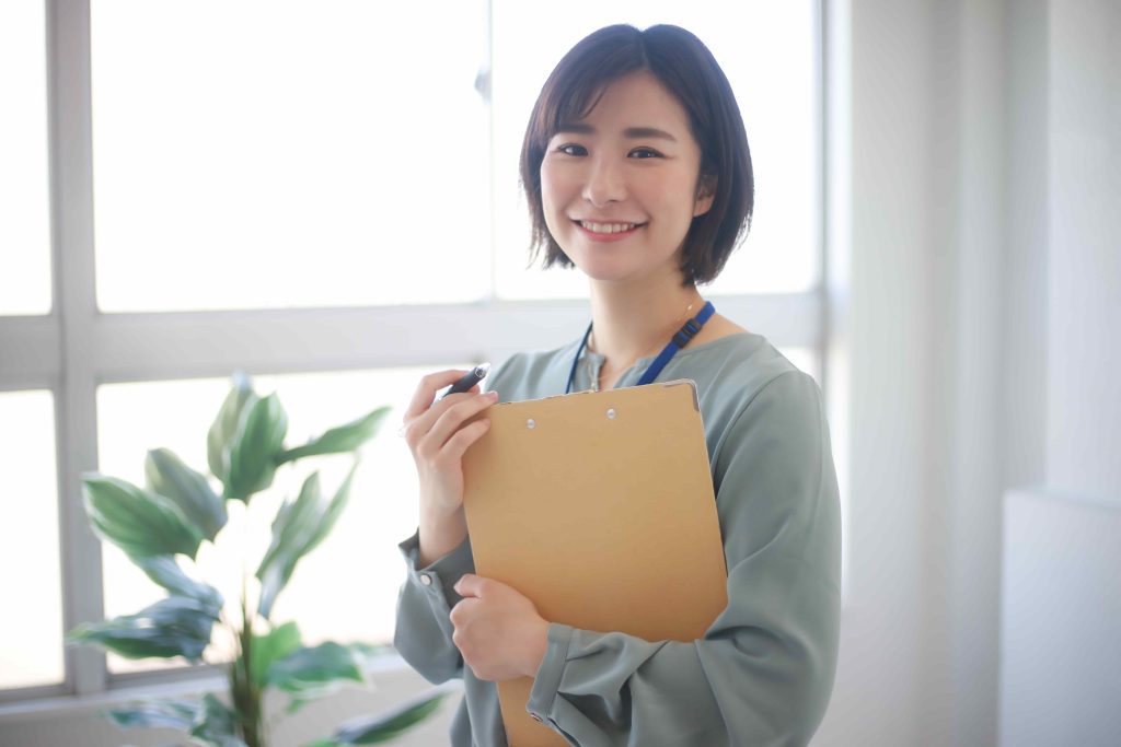 保育士の転職活動、年度途中の退職は可能?【保育人材バンク】