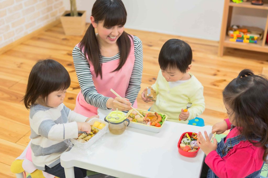 保育士の勤務時間のまとめ【保育士人材バンク】