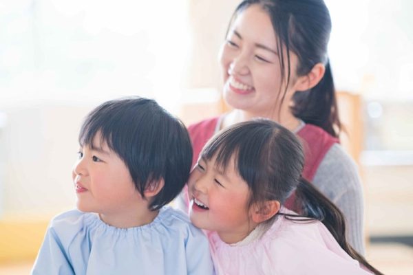 【2026年最新】保育士の配置基準とは？「1歳児配置改善」や年齢別基準・計算方法を徹底解説