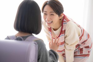 学童保育指導員とは？なるには資格が必要？給料・年収・仕事内容・向いている人
