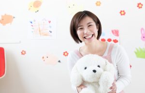 認可保育園で保育士になるメリットとは？ 給料や配置基準も分かりやすく紹介